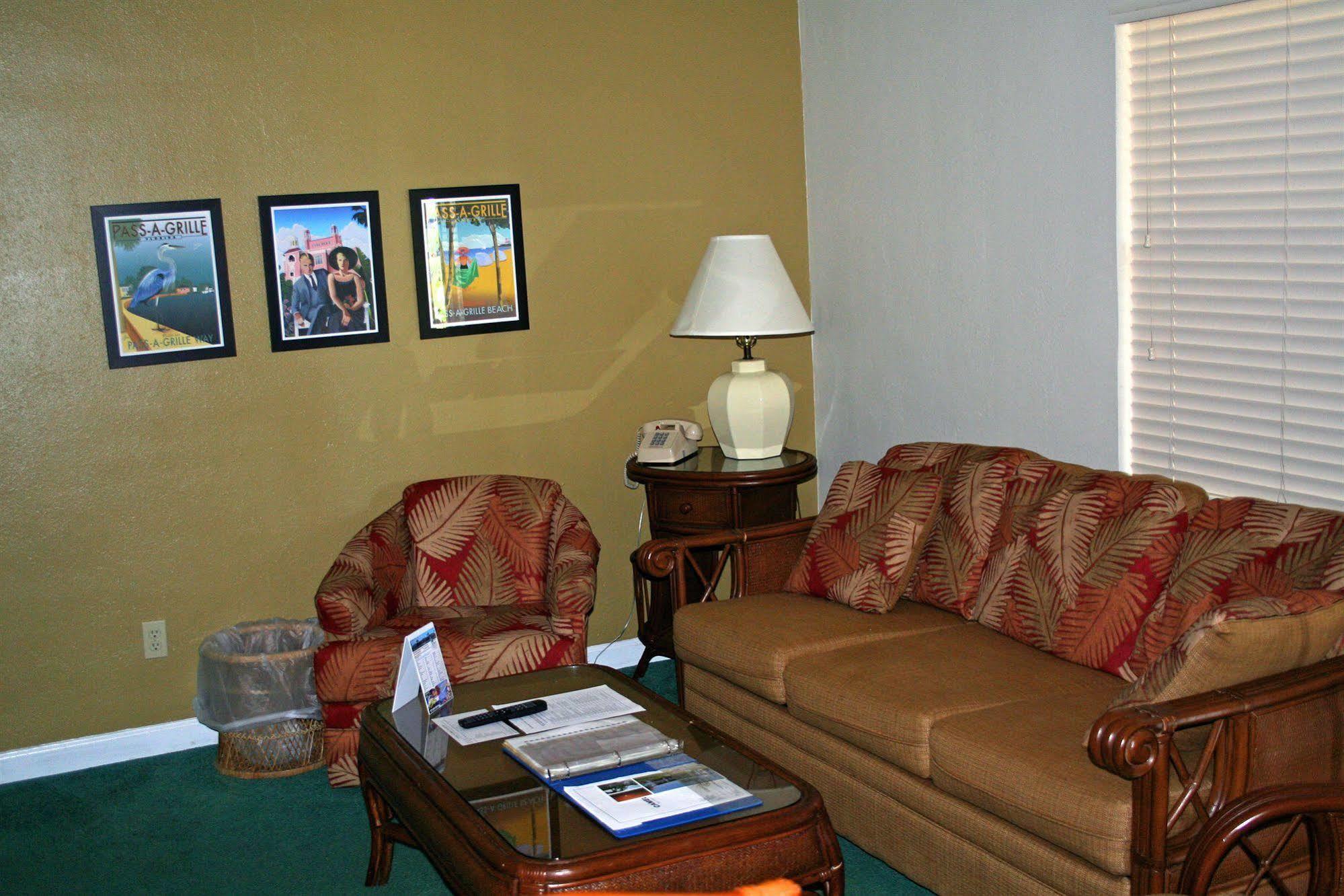 Camelot By The Sea Aparthotel Tierra Verde Exterior photo